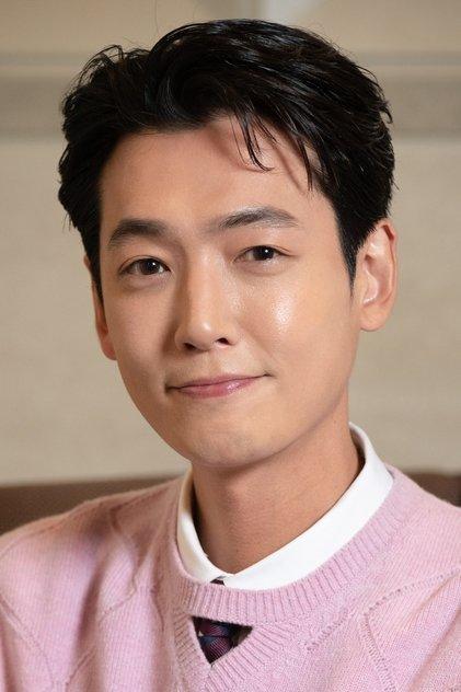 Jung Kyung-ho - Actor Profile Photo