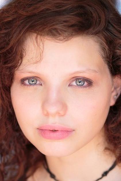 Chloë Levine - Actor Profile Photo