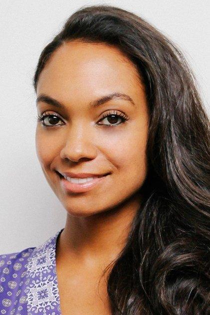 Lyndie Greenwood - Actor Profile Photo