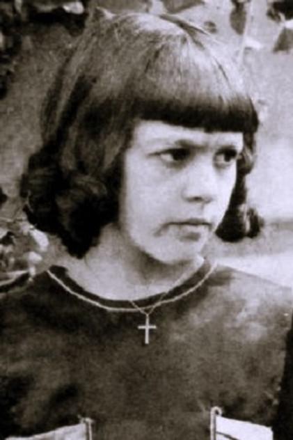 Mae Giraci - Actor Profile Photo