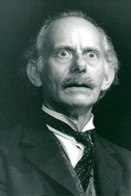 Oscar Quitak - Actor Profile Photo