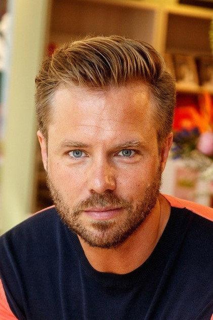 Thijs Römer - Actor Profile Photo