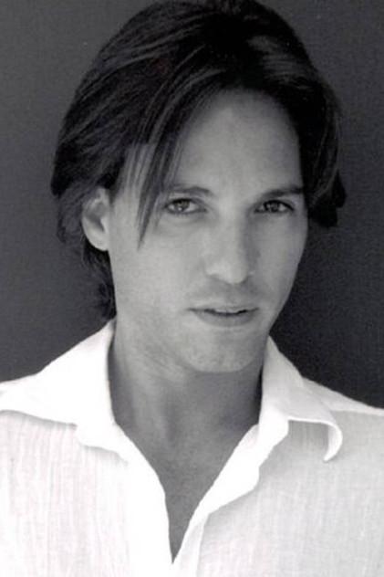 Danny Pape - Actor Profile Photo
