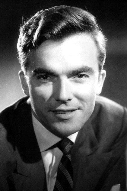 Erik Schumann - Actor Profile Photo