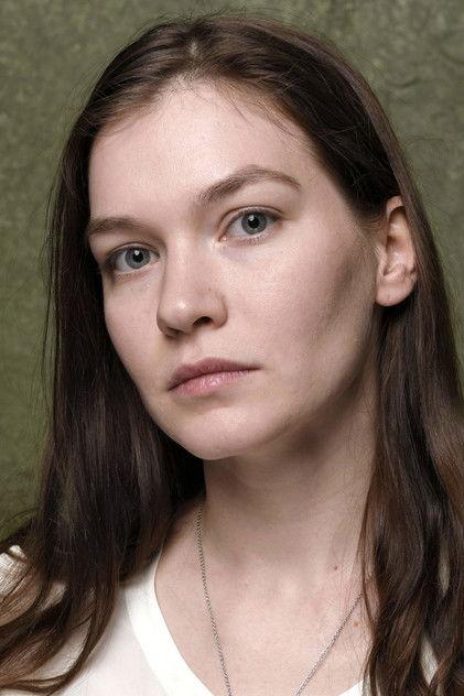 Hannah Gross - Actor Profile Photo