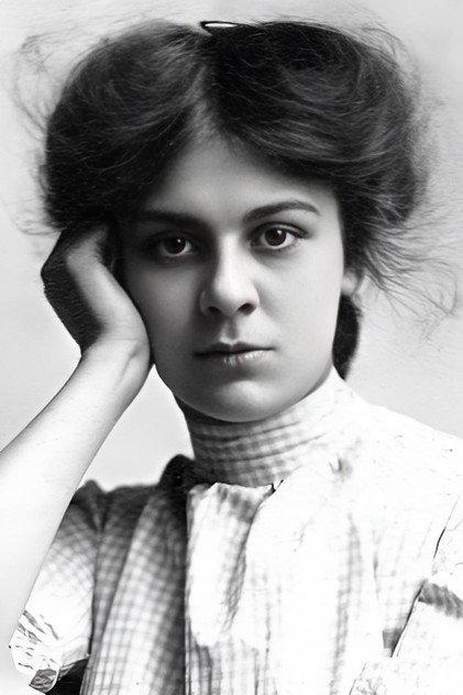 Lottie Briscoe - Actor Profile Photo