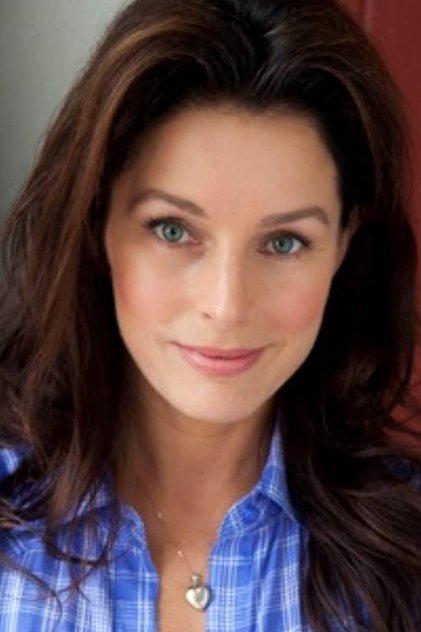 Sarah Deakins - Actor Profile Photo