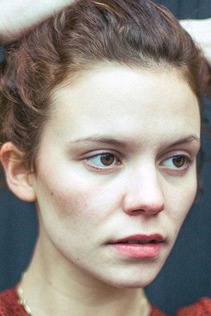 Frieda Barnhard - Actor Profile Photo