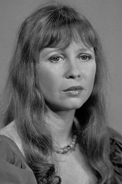 Wieteke van Dort - Actor Profile Photo