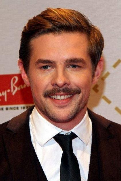 Klaas Heufer-Umlauf - Actor Profile Photo