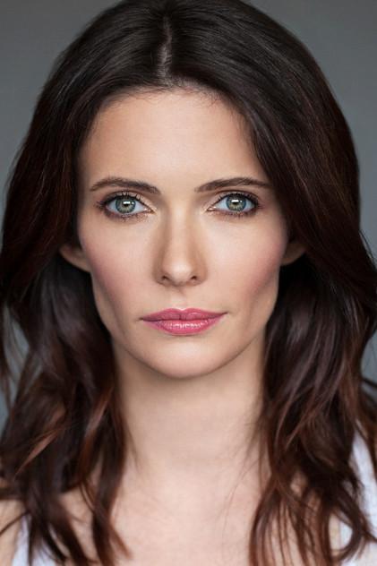 Elizabeth Tulloch - Actor Profile Photo