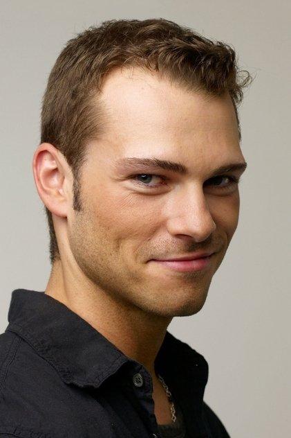 Shawn Roberts - Actor Profile Photo
