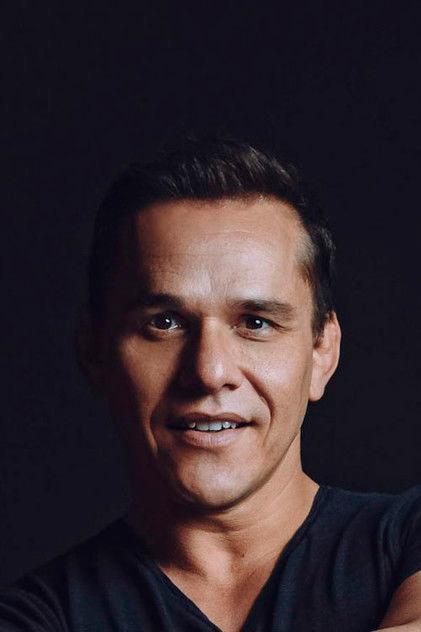 Steve Cardenas - Actor Profile Photo