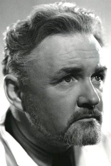 Tavs Neiiendam - Actor Profile Photo