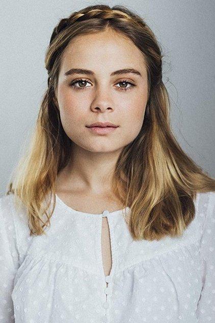 Athena Strates - Actor Profile Photo