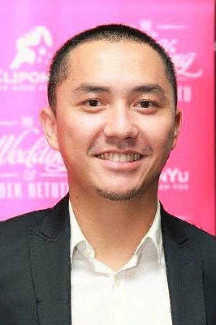 Ananda Omesh - Actor Profile Photo