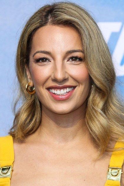 Vanessa Lengies - Actor Profile Photo
