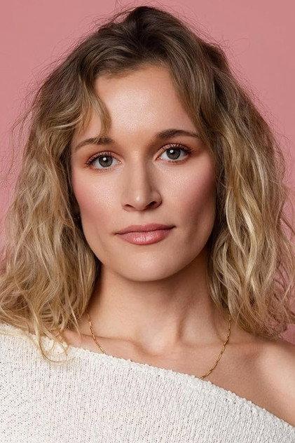 Searra Sawka - Actor Profile Photo
