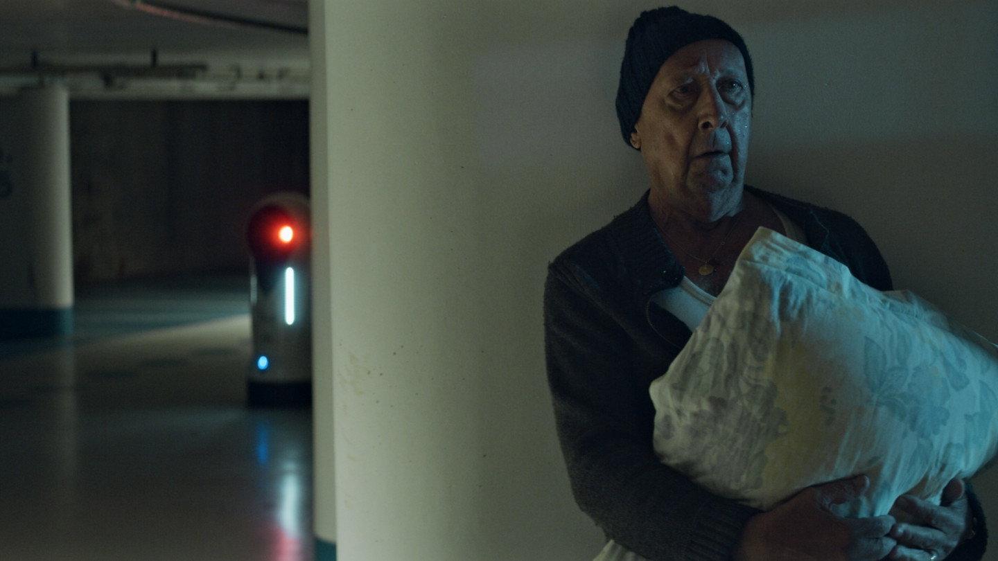The man who wanted to sleep 2021 movie scene