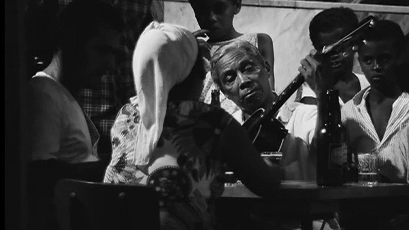 Nelson Cavaquinho 1969 movie scene