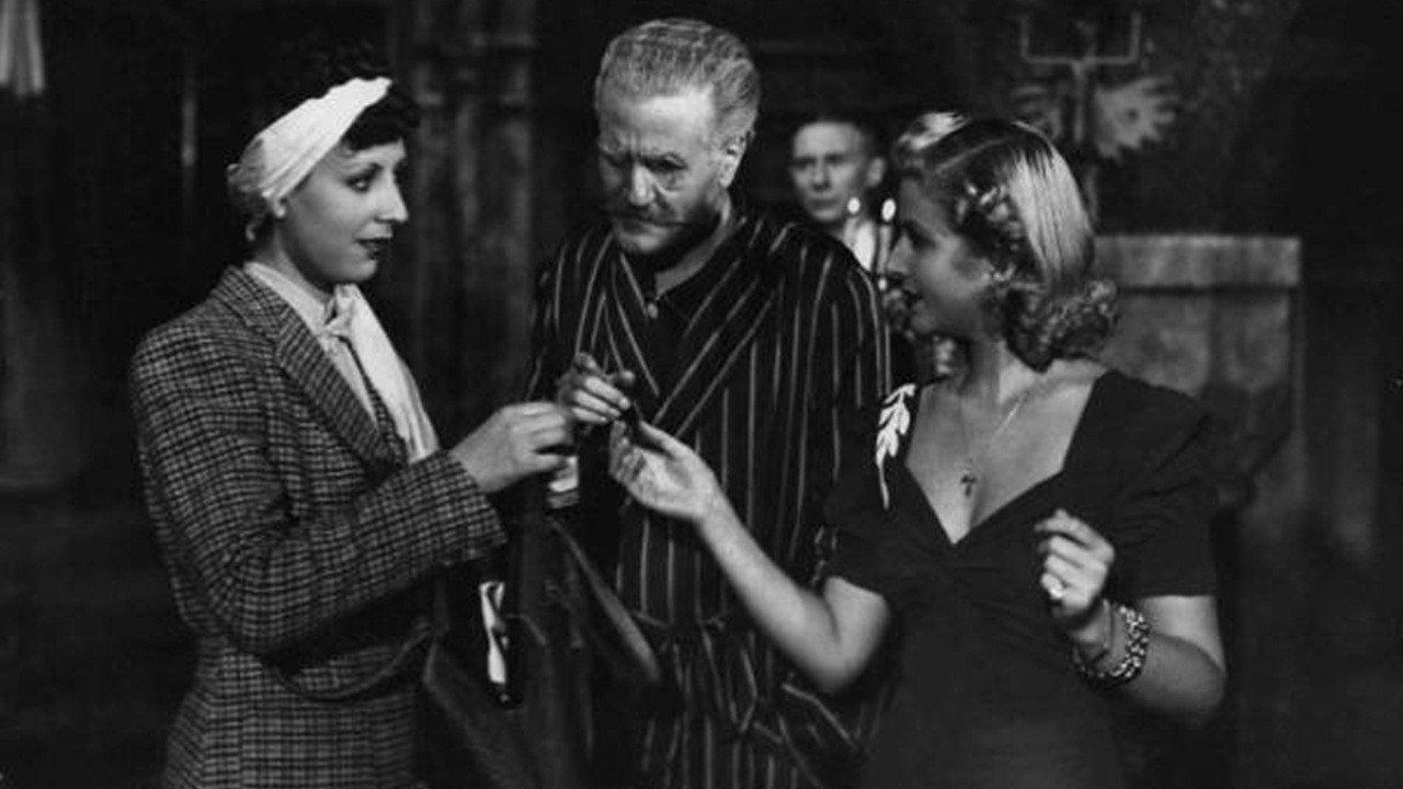 C'è un fantasma nel castello 1942 movie scene
