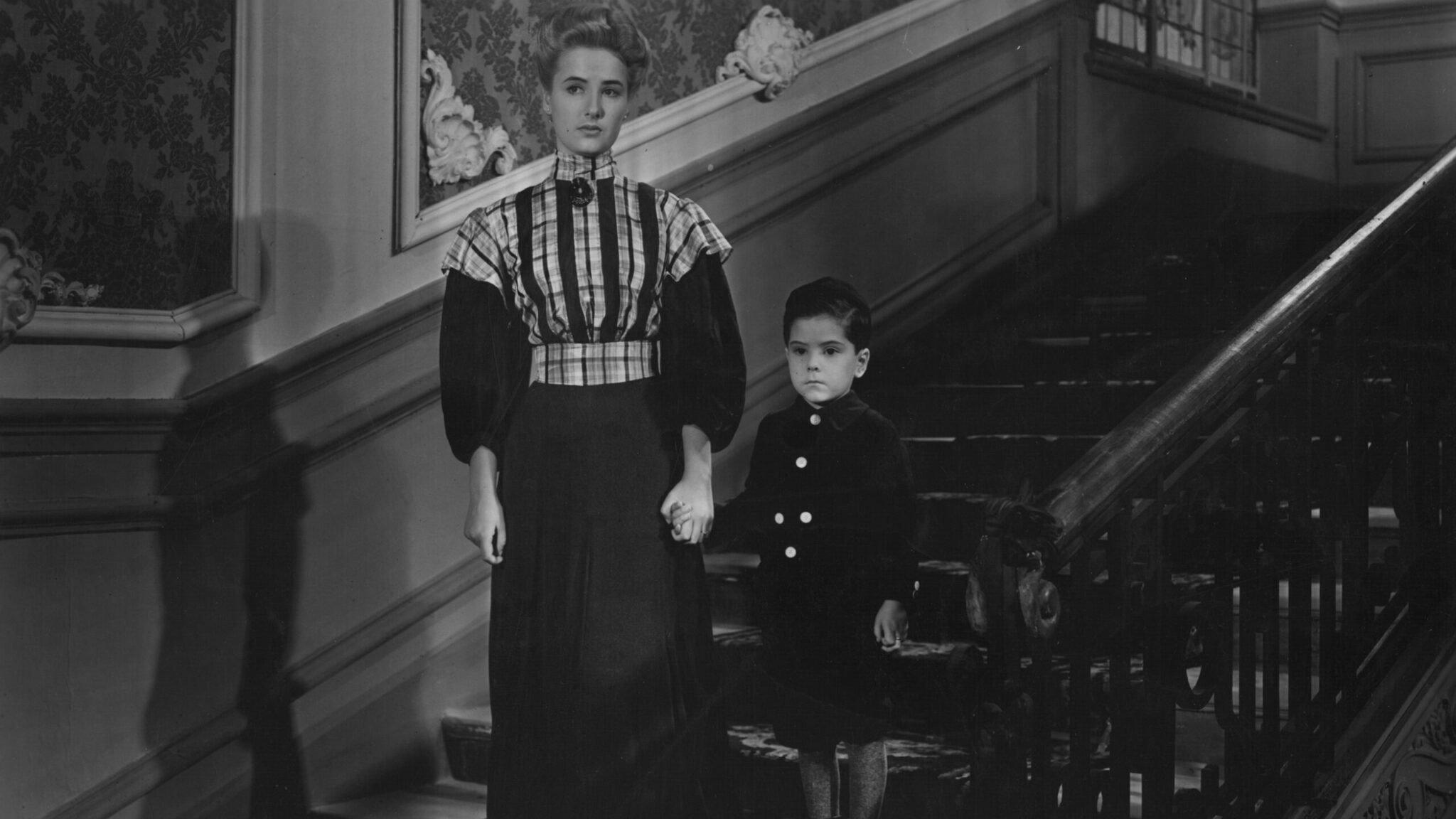 El espejo 1943 movie scene