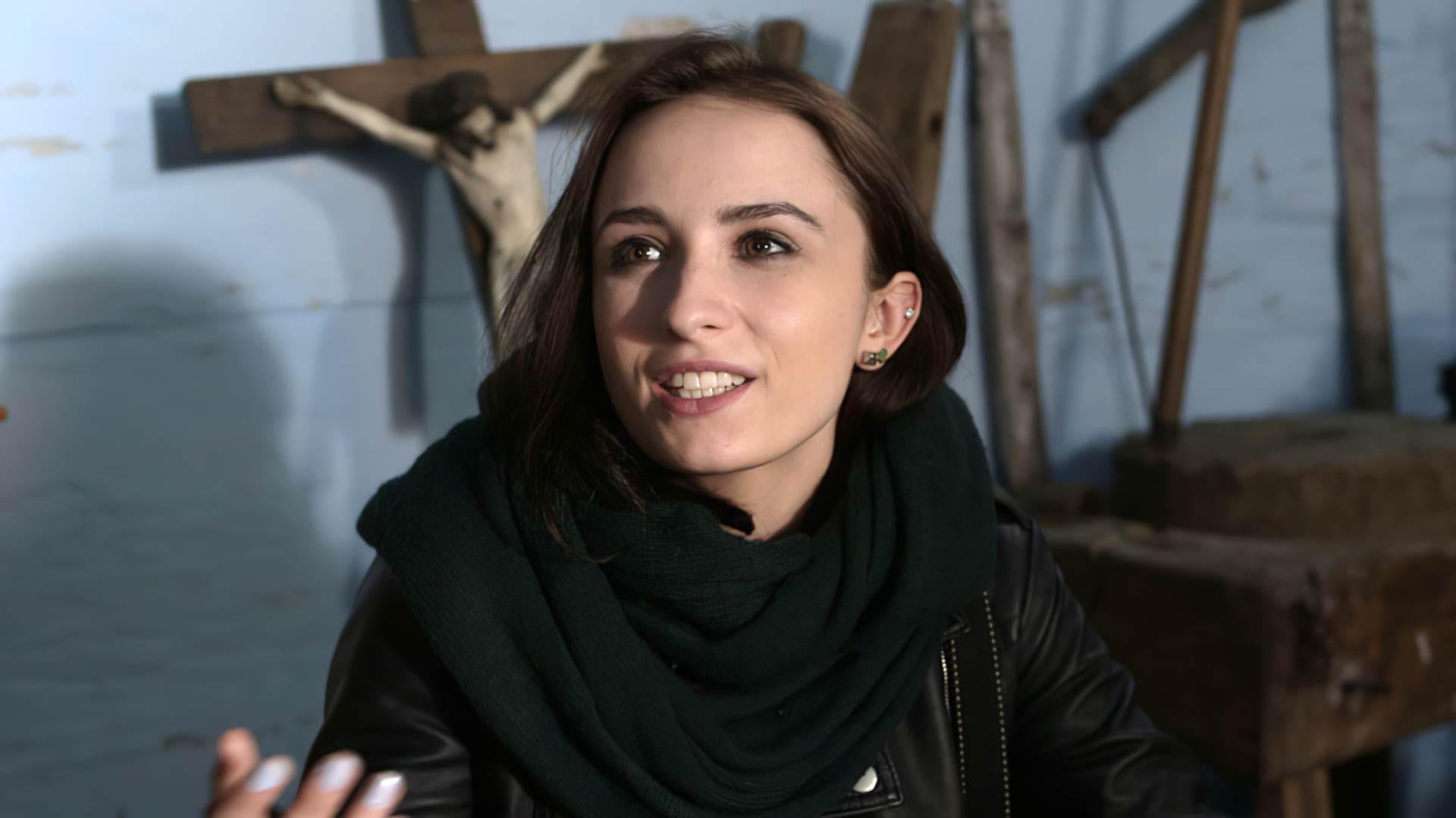 Karolina 2014 movie scene