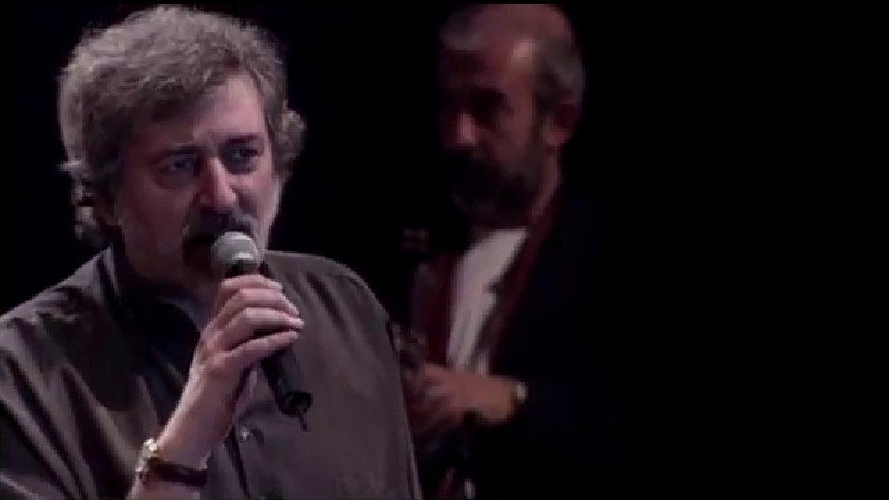 Francesco Guccini - Palasport, concerto... e altre sciocchezze! 2006 movie scene