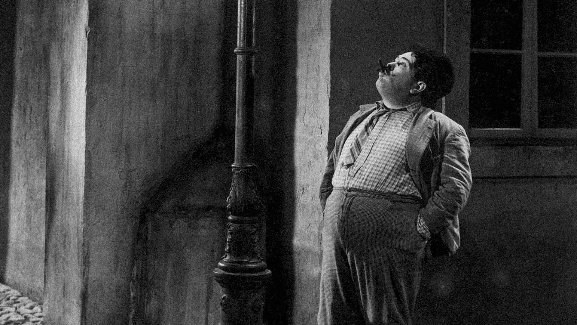 The Courtyard of the Ballads 1942 movie scene