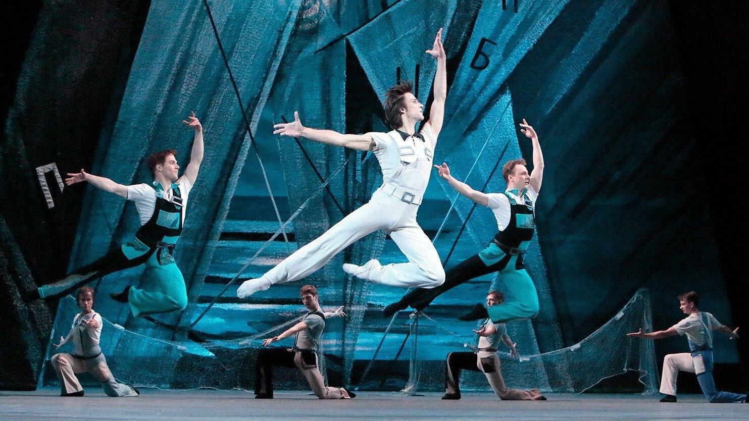 Bolshoi Ballet: The Golden Age 2016 movie scene