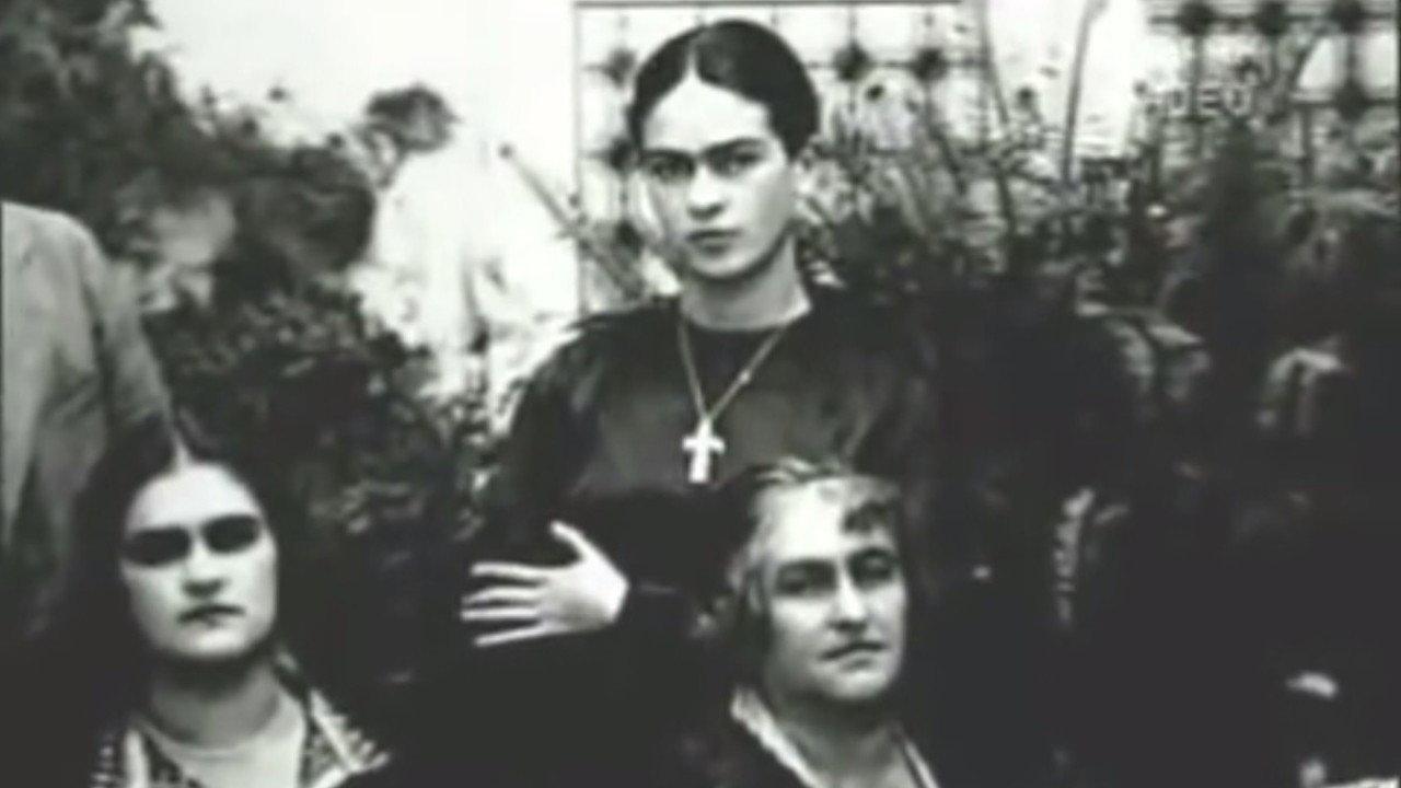 Frida Kahlo - La Cinta que Envuelve una Bomba (The Ribbon That Ties the Bomb) 1999 movie scene