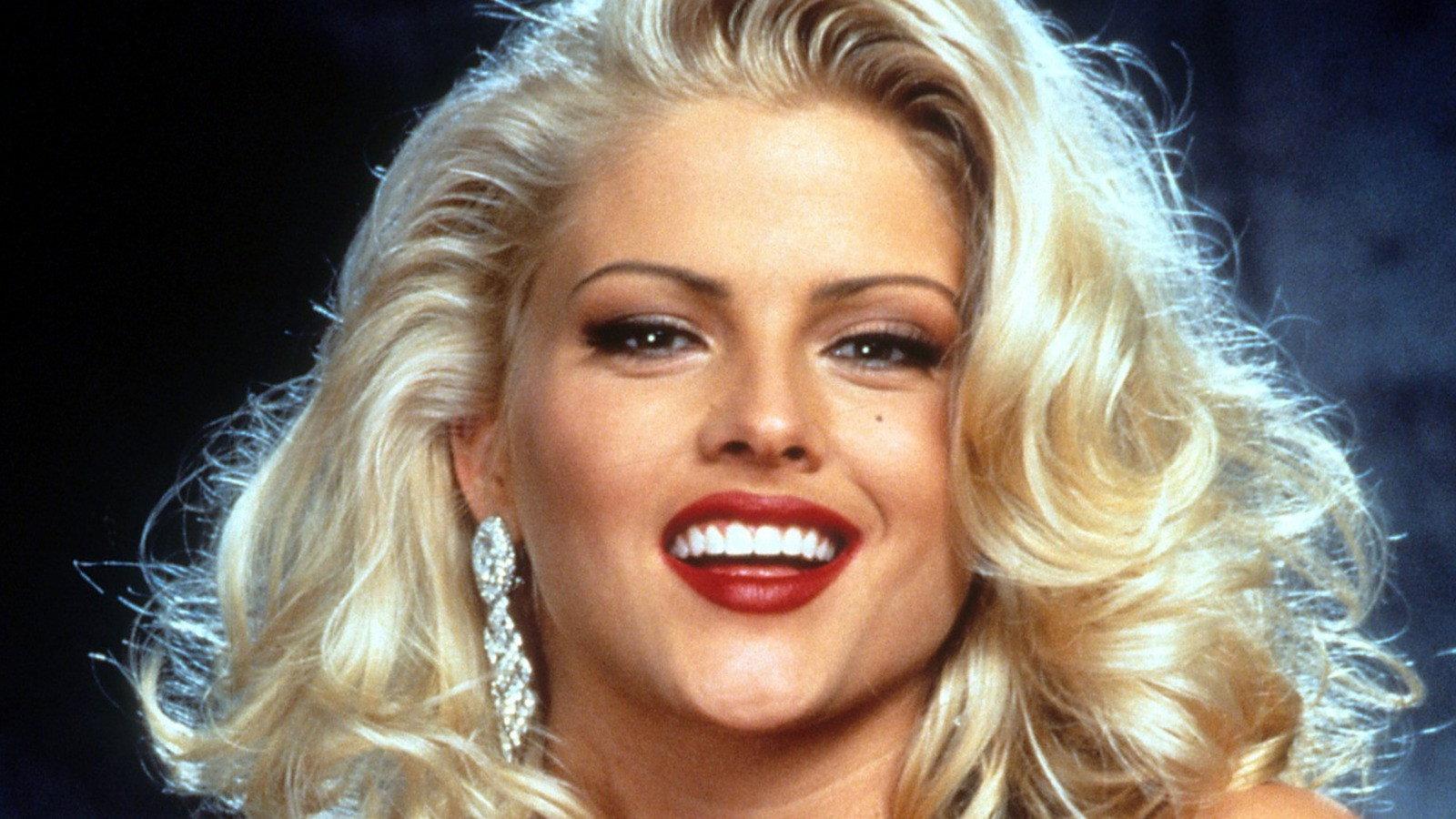 Edenquest: Anna Nicole Smith 1995 movie scene