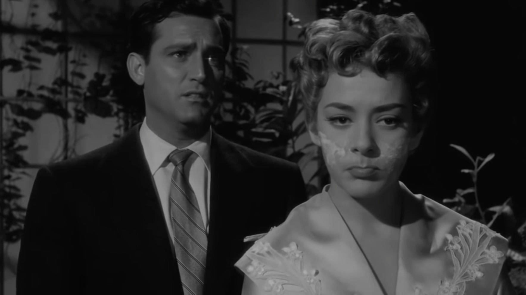 Mi desconocida esposa 1958 movie scene