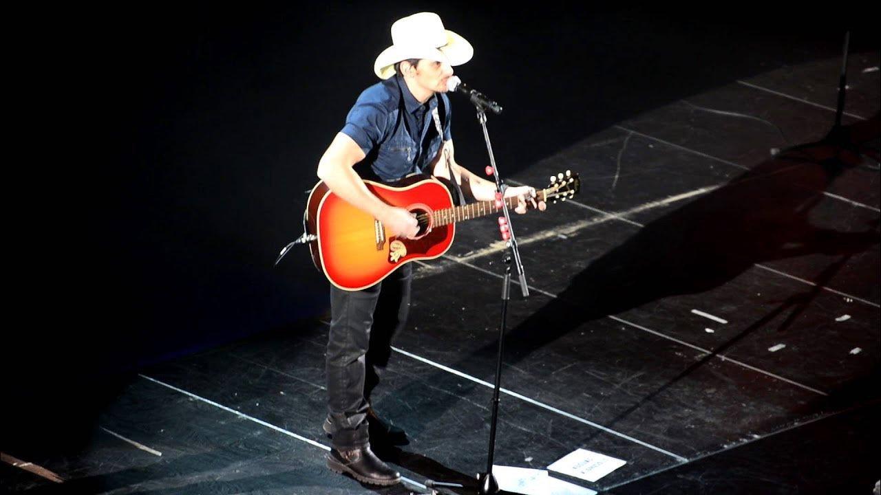 Brad Paisley - Mud on the Lens 2005 movie scene