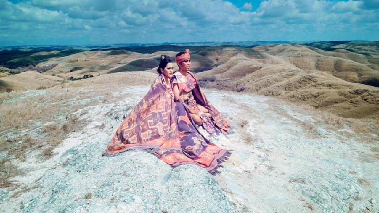 The Woven Path: Perempuan Tana Humba 2019 movie scene