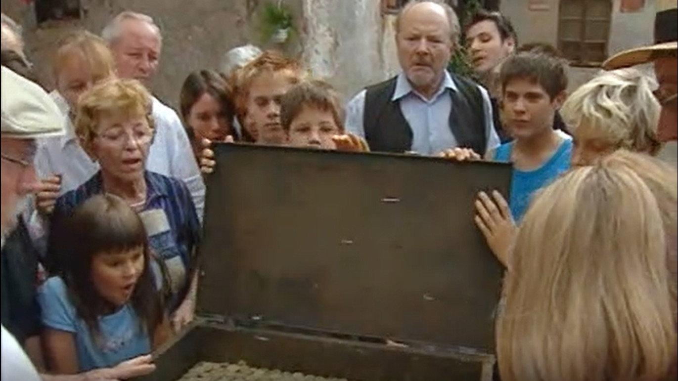 The Forgotten Treasure 2002 movie scene