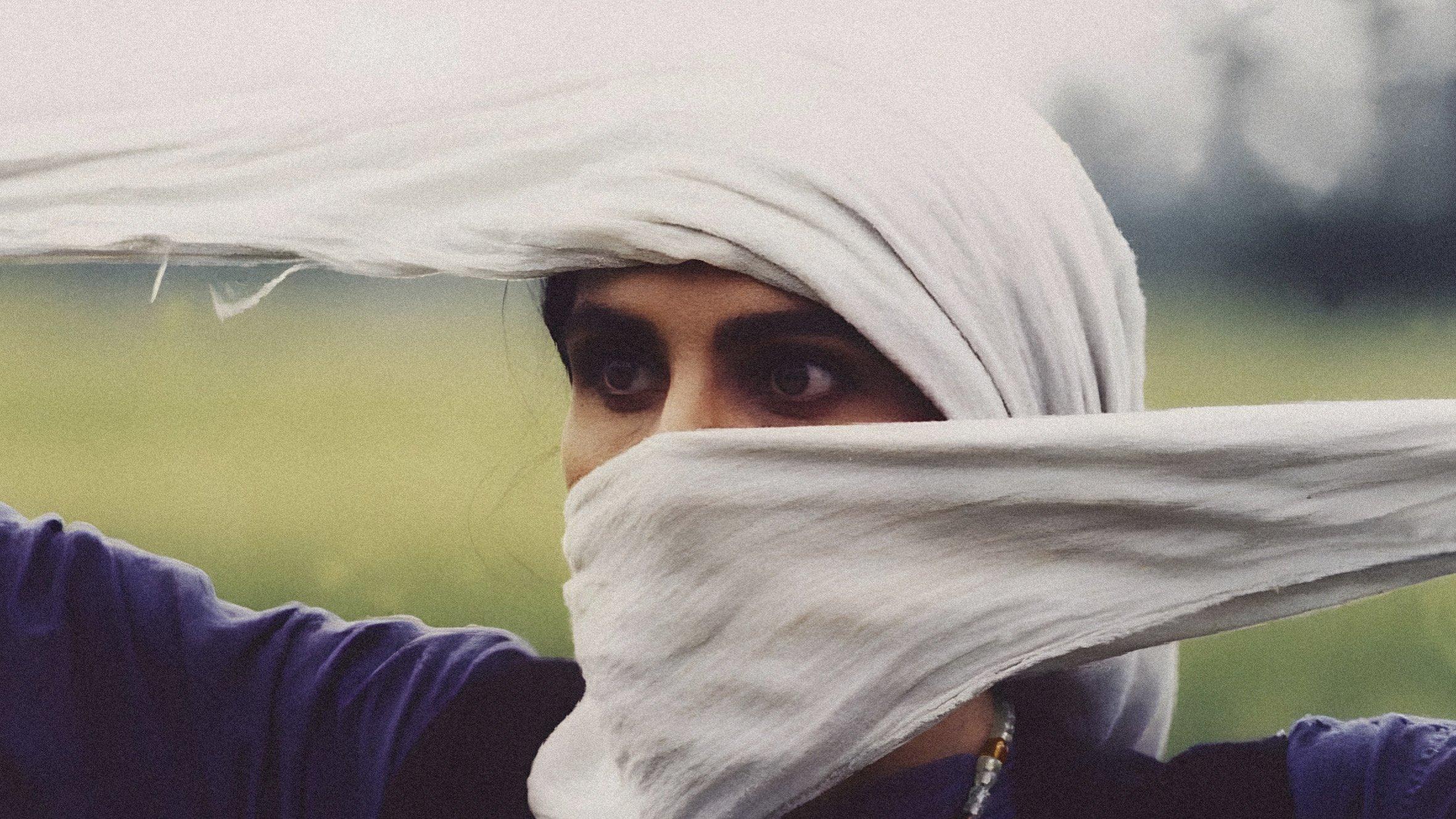 Bashu, the Little Stranger 1989 movie scene