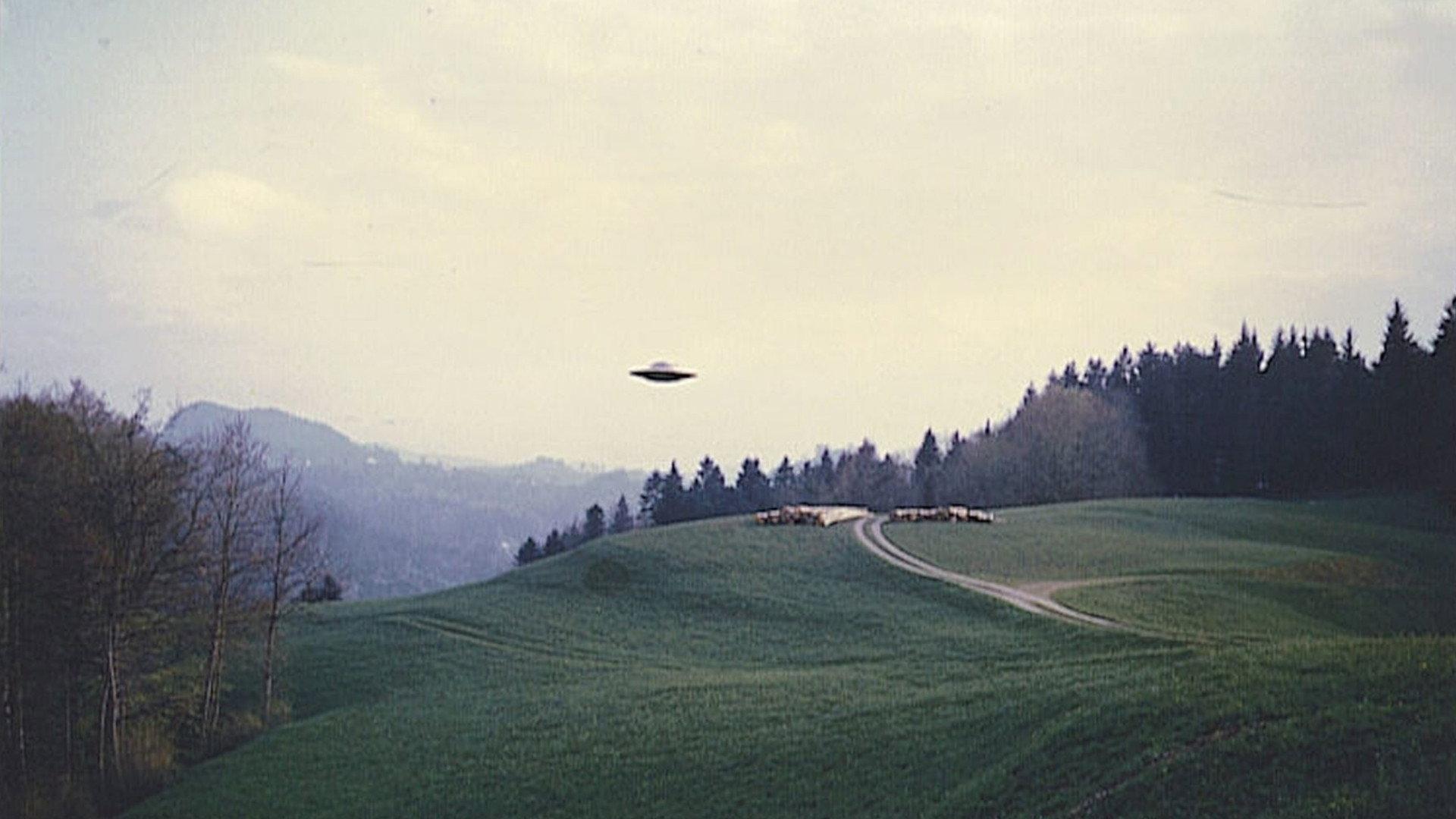 Contact 1982 movie scene