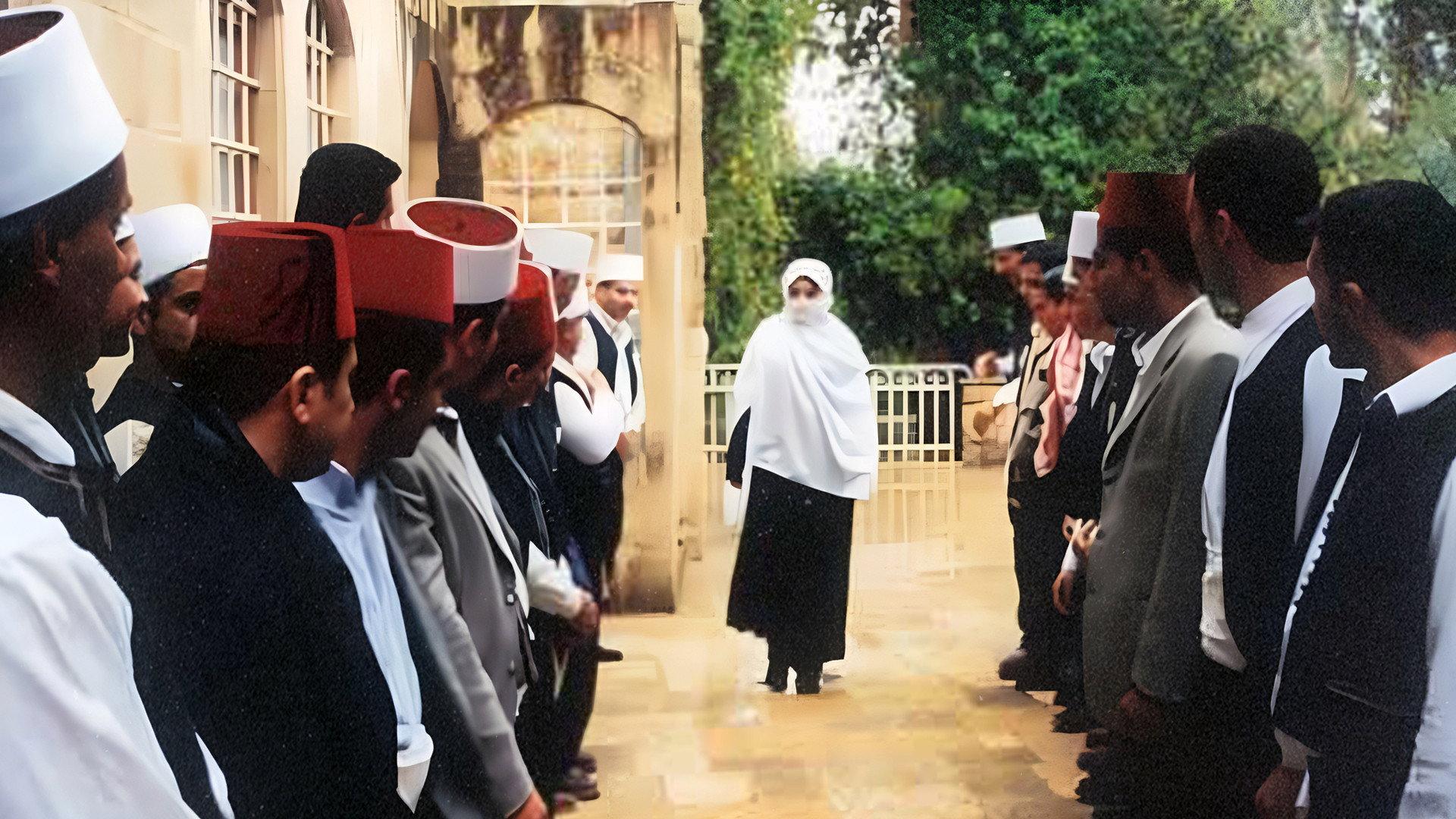The Lady of the Palace 2004 movie scene