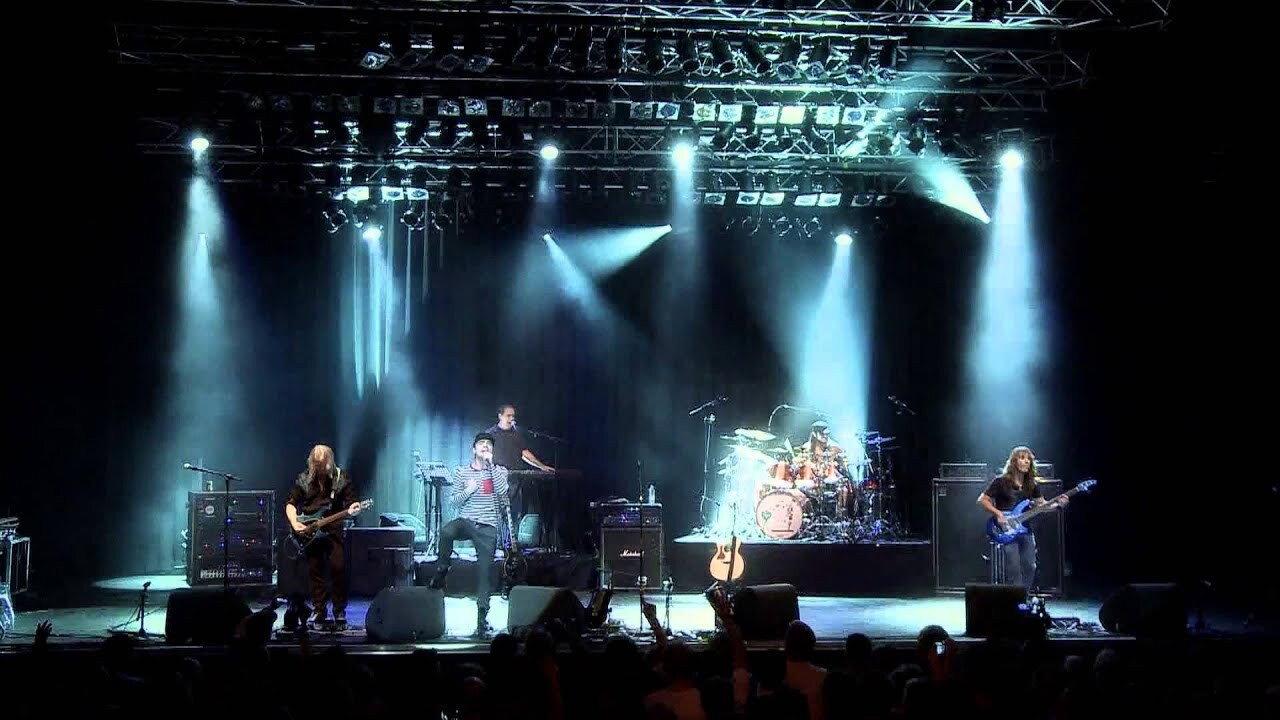 Flying Colors: Live in Europe 2013 movie scene