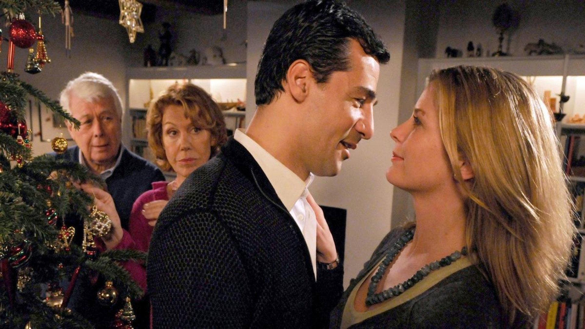 Die Liebe kommt mit dem Christkind 2010 movie scene