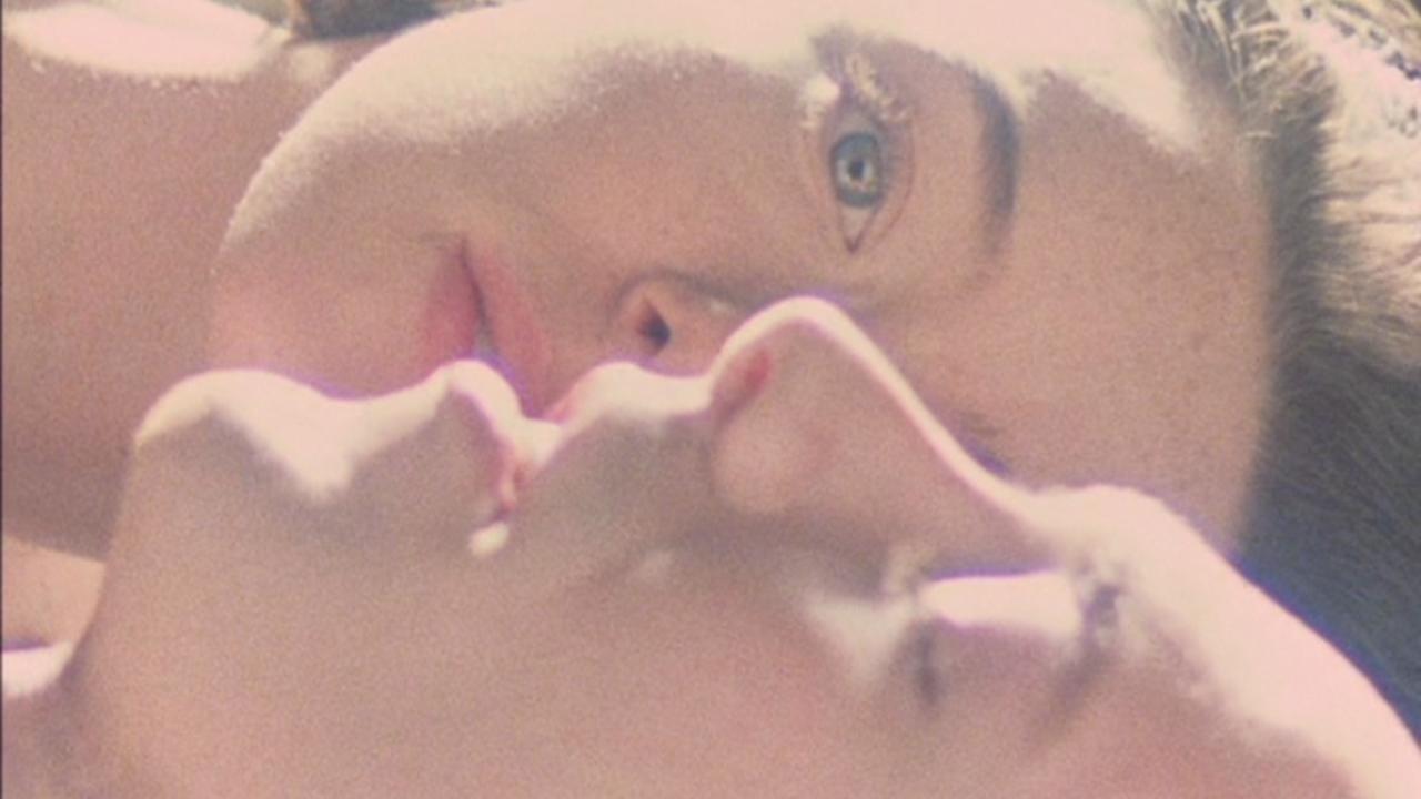 Kissed 1996 movie scene