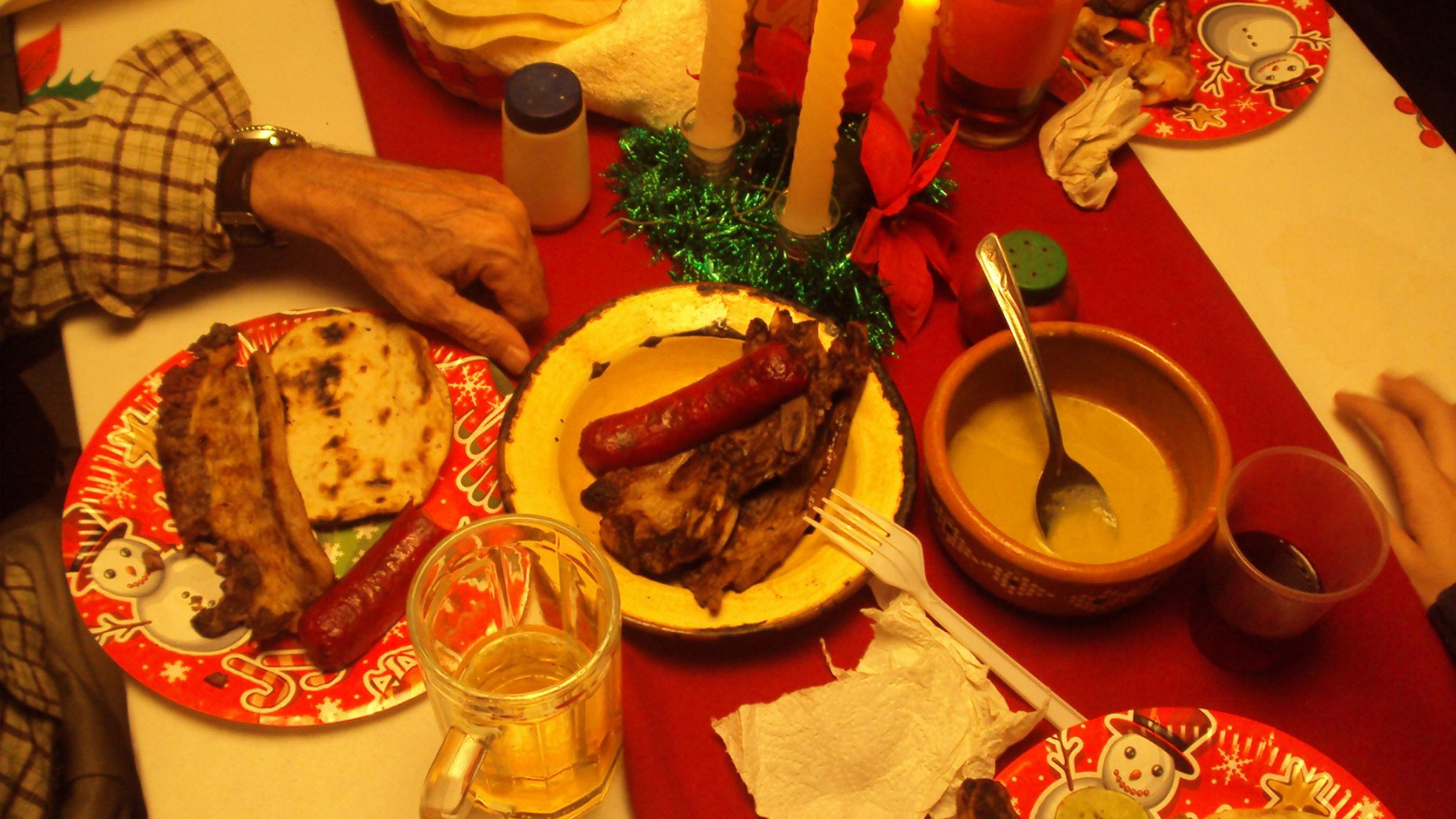 Carne Asada en Navidad 2025 movie scene