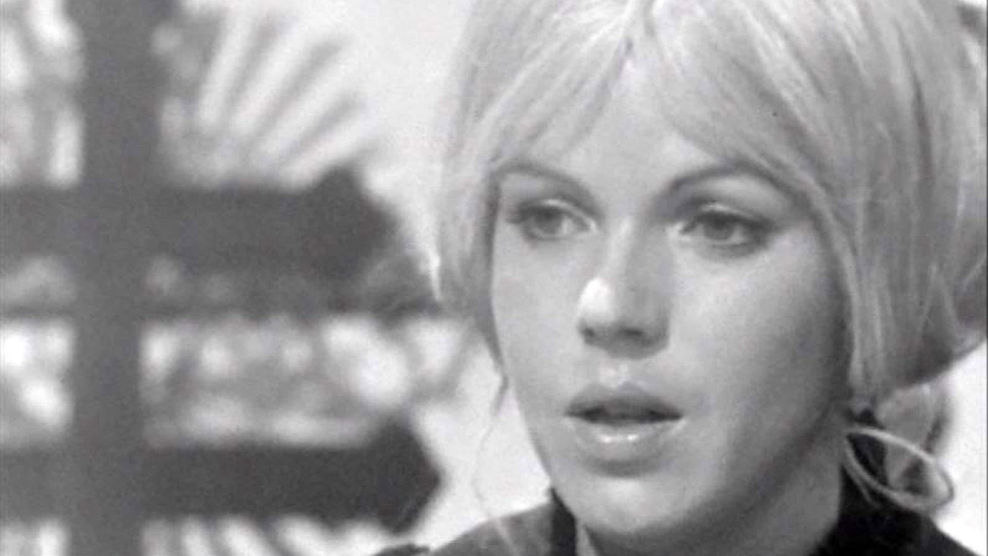 Een zachtmoedige vrouw 1971 movie scene