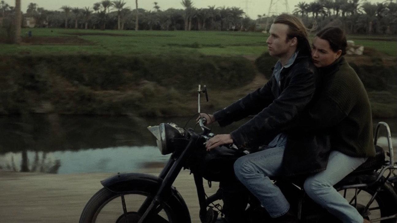Dis: A Story About Love 1995 movie scene