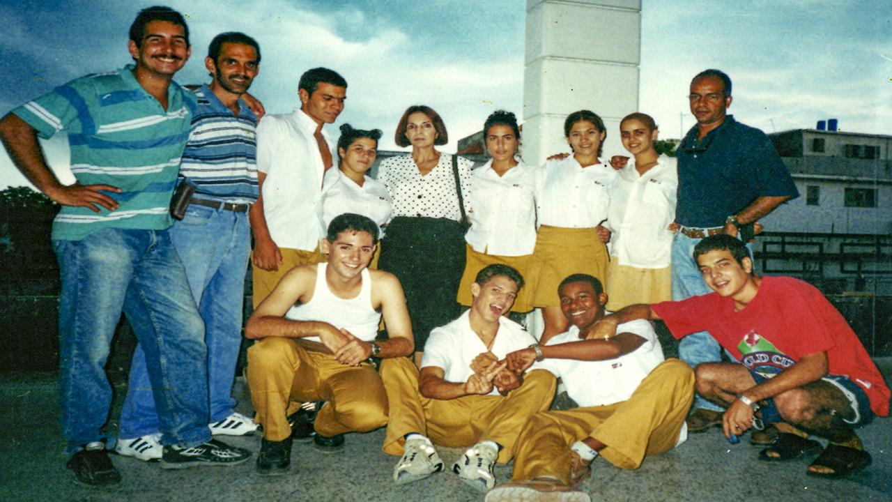 Doble Juego 2002 movie scene