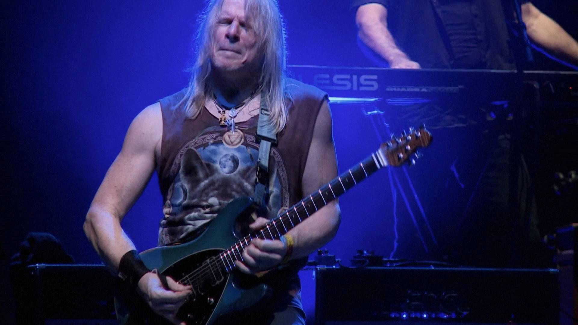 Flying Colors : Second Flight - Live at The Z7 2015 movie scene