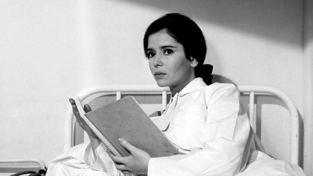 A Woman in White 1965 movie scene