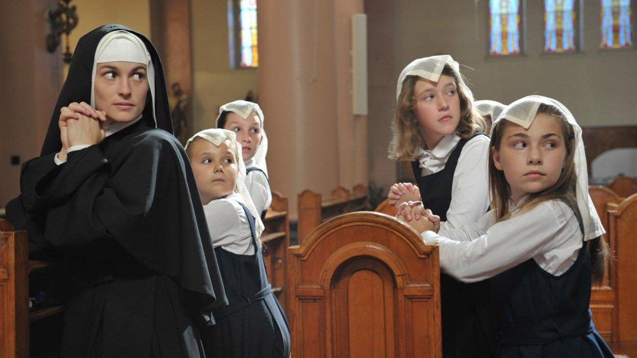 Pour l'amour de Dieu 2011 movie scene