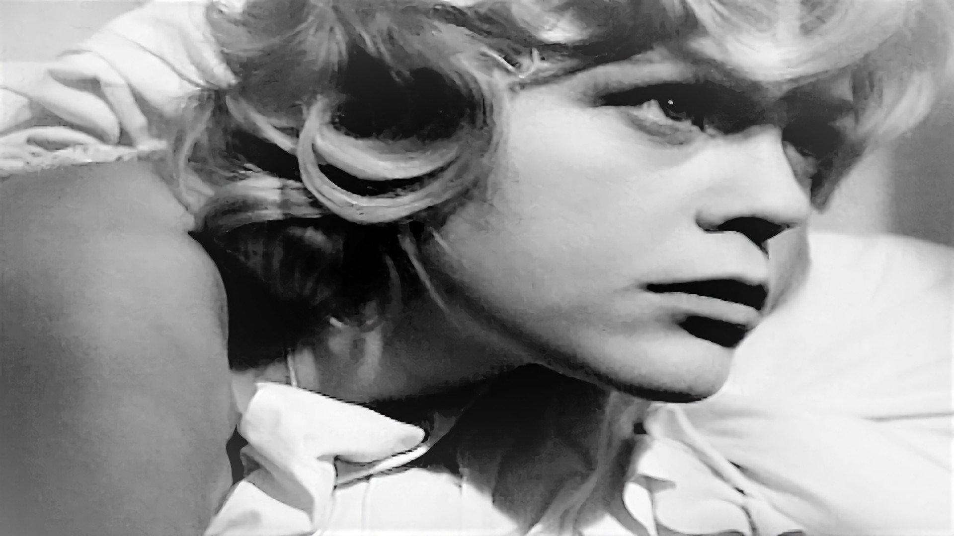 The Serpent 1966 movie scene